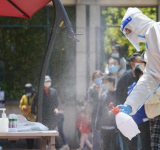 В Шанхае впервые умерли от Covid-19 после введения изоляции