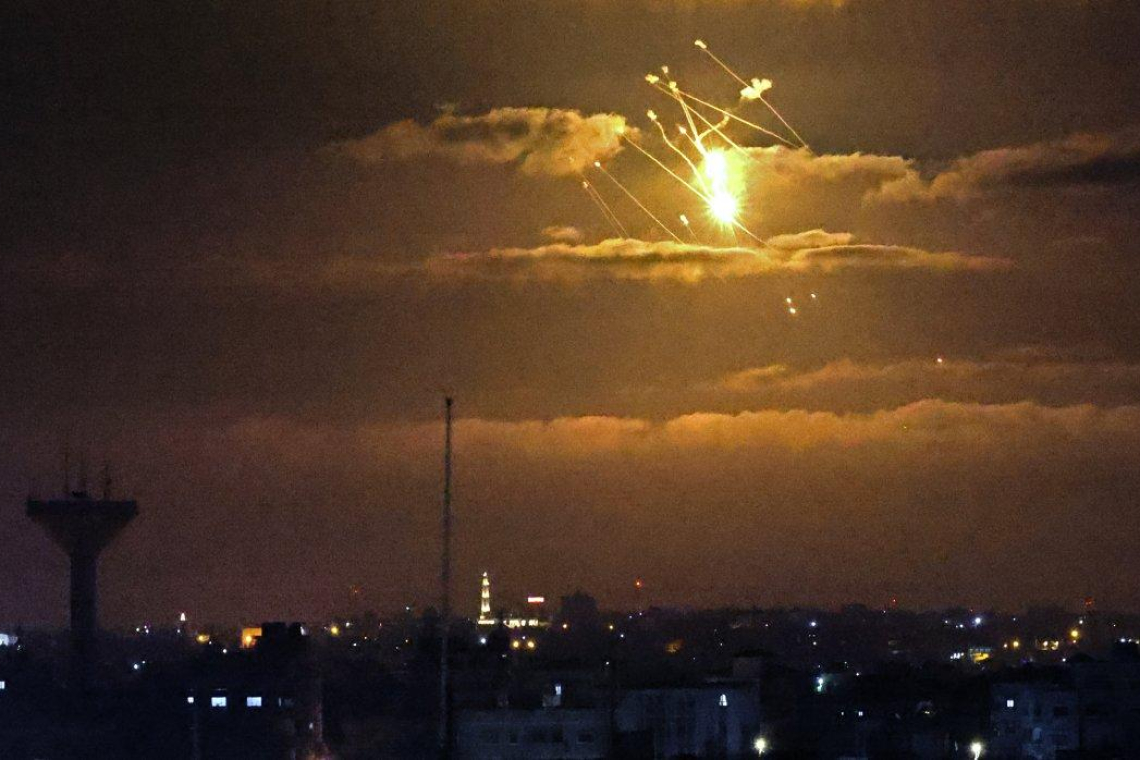 Палестинцам из Газы запретили работать в Израиле после обстрелов