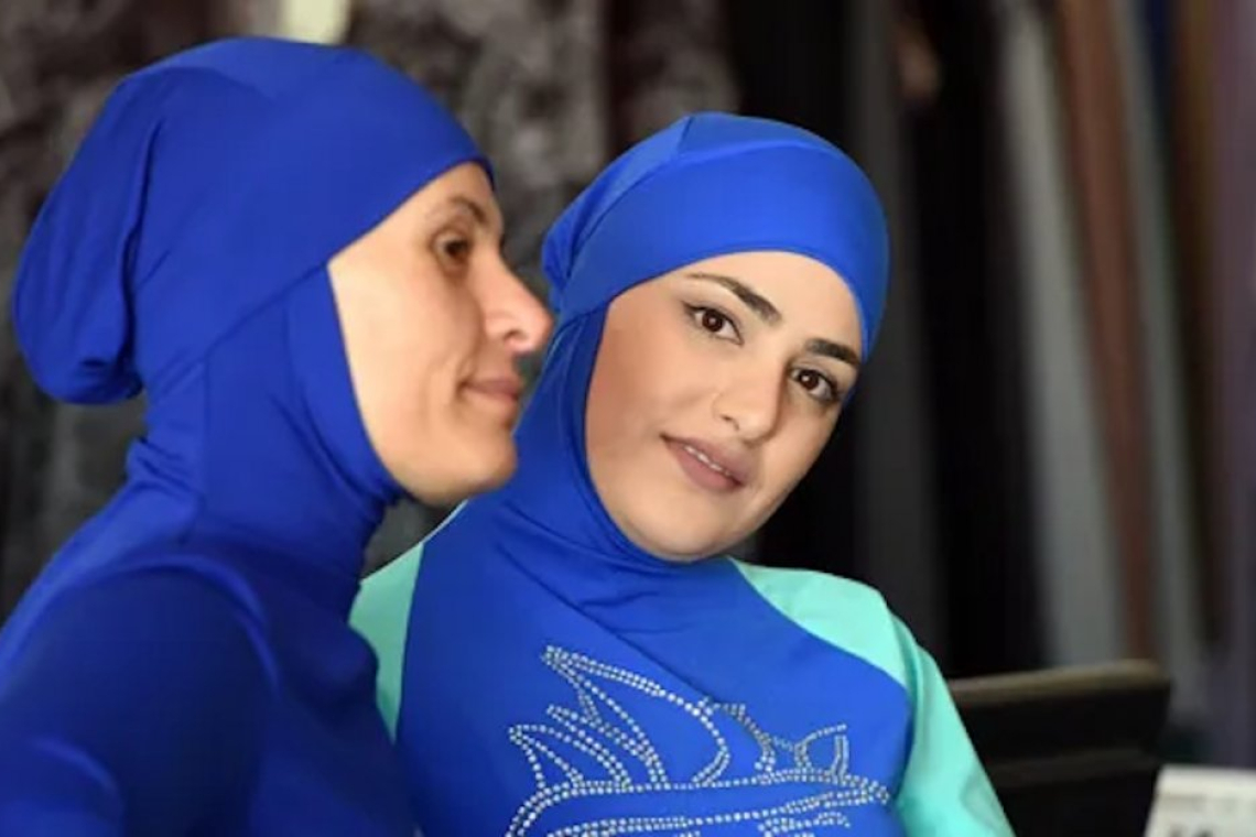 Городской совет Гренобля разрешил буркини в бассейнах